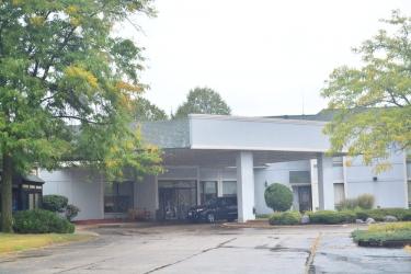 Elk Grove Hotel - featured photo