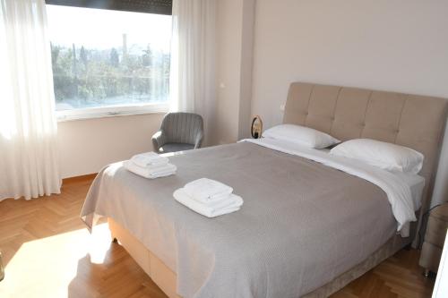 Adrianos Gate View Apartment — 4-Star Luxury Hotel in Athens, Greece
