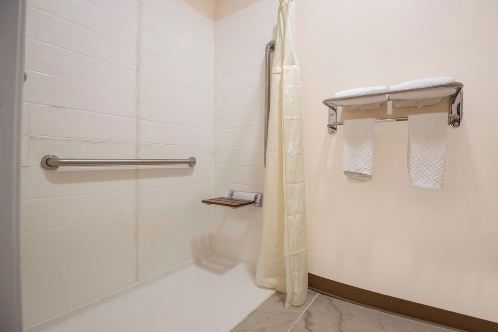 OYO Hotel Adairsville Calhoun South I 75 - photo 36