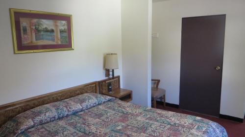 Eagle Rock Motel - photo 4