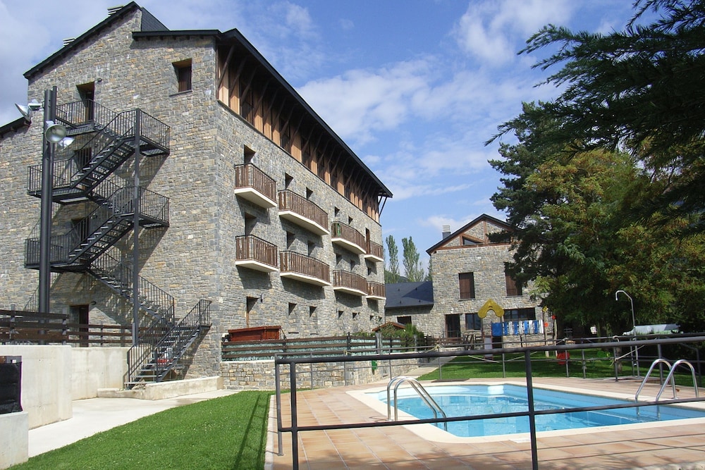 Roca Nevada Suites — hotel in Villanua