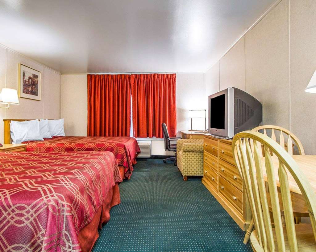 Rodeway Inn & Suites Brunswick near Hwy 1 - photo 25