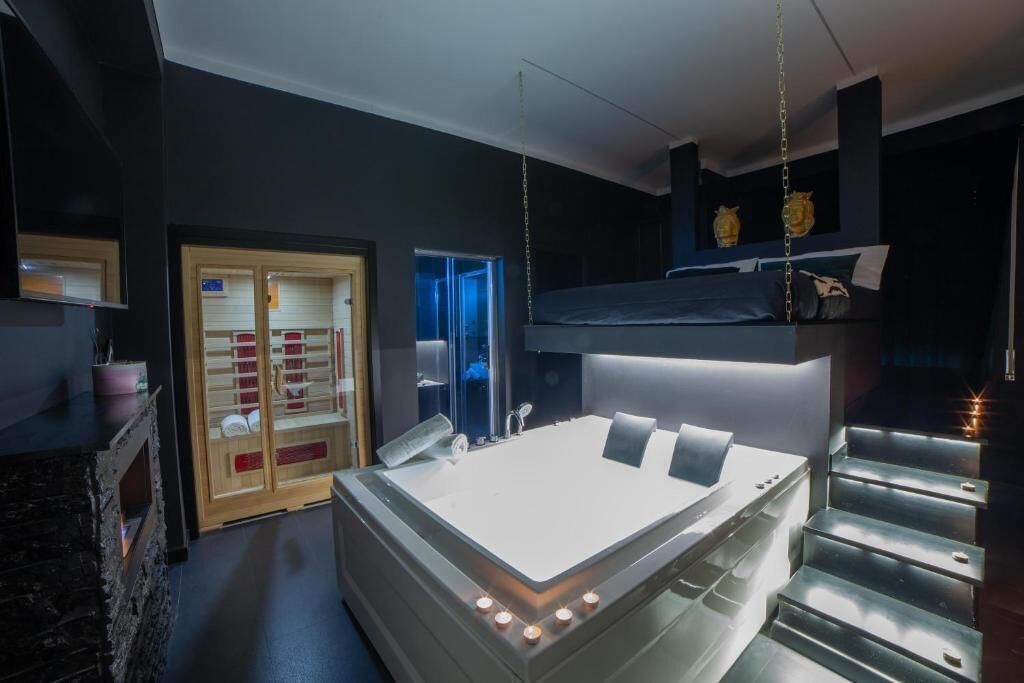 Love Suite Roma Il Nido d'Amore — 4-Star Luxury Hotel in Rome, Italy