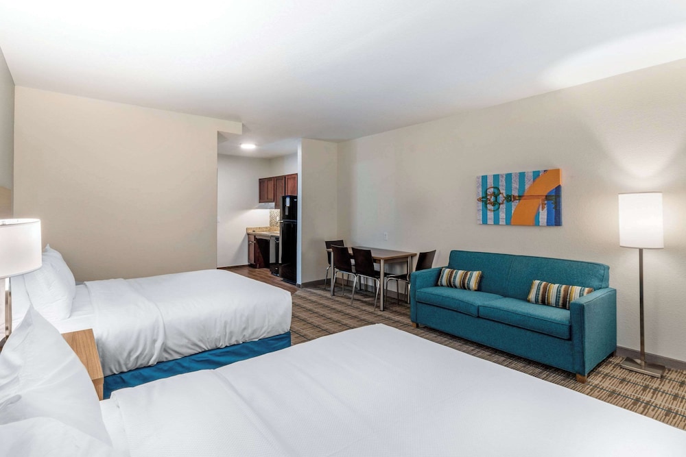 MainStay Suites Denver International Airport - photo 17