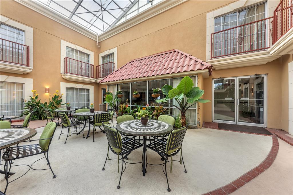 Best Western Plus Atrium Inn - photo 36