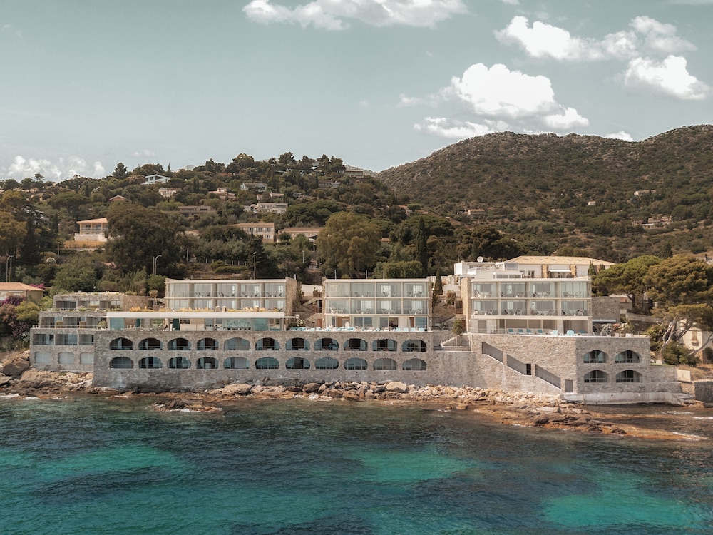 Hôtel Les Roches Relais & Châteaux — 5-Star Luxury Hotel in Le Lavandou, France