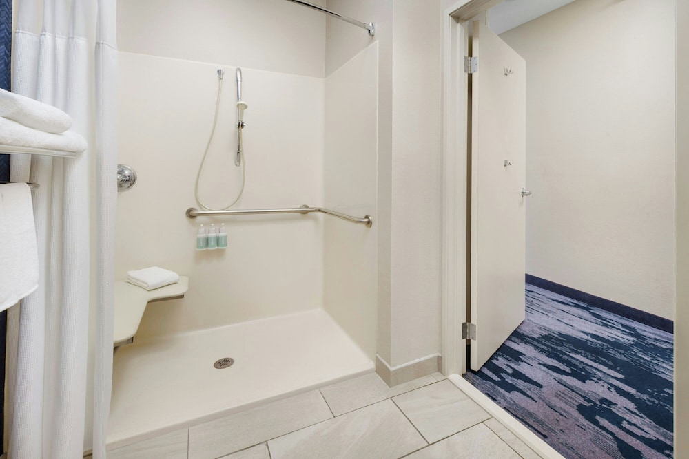 Fairfield Inn by Marriott Philadelphia Airport - photo 21