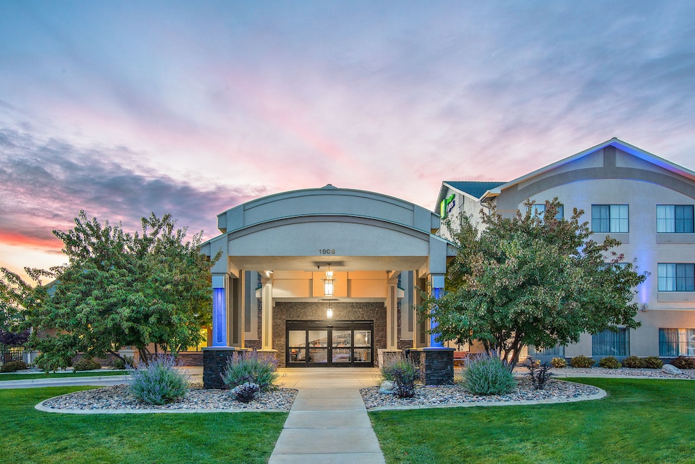 Holiday Inn Express & Suites Gillette by IHG - photo 50