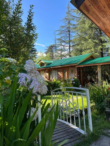Mary's Cottages — 4-Star Luxury Hotel in Manali, India
