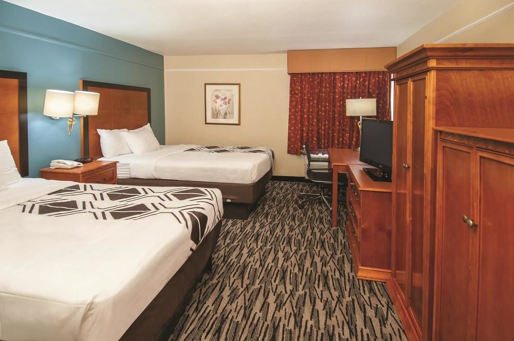 La Quinta Inn San Antonio AlamoDome South - photo 16