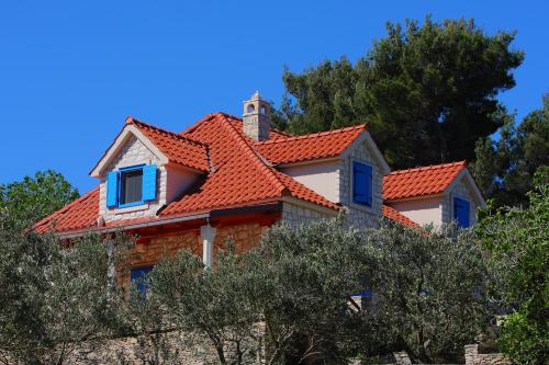 Holiday Home Olea Sun Sea Sport & Comfort — 4-Star Luxury Hotel in Supetar, Croatia
