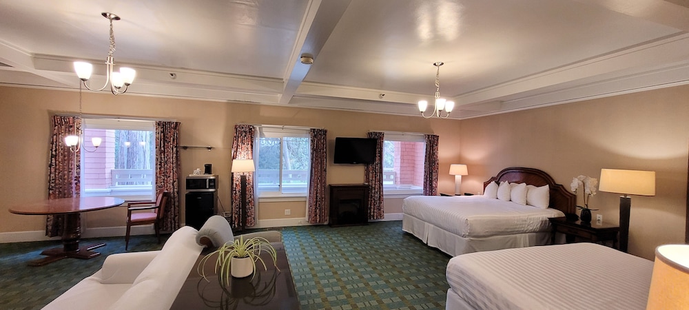 Butterfly Grove Inn - photo 20
