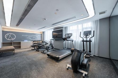 X Hotel Lanzhou Wanda Yantan Park — 4-Star Luxury Hotel in Lanzhou, People's Republic of China