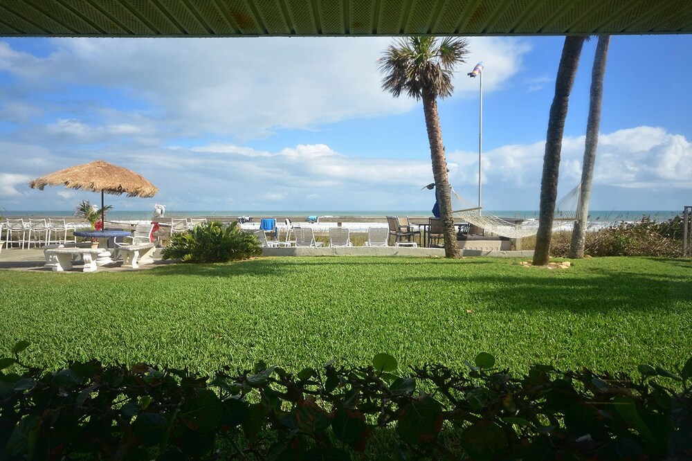 Surf Studio Beach Resort - photo 35