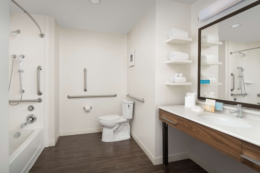 Hampton Inn & Suites Phoenix Tempe - photo 20