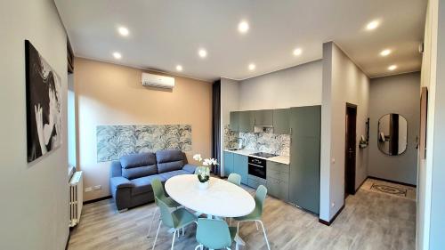 Civic153 Al Glicine Apartments — 4-Star Luxury Hotel in Verona, Italy