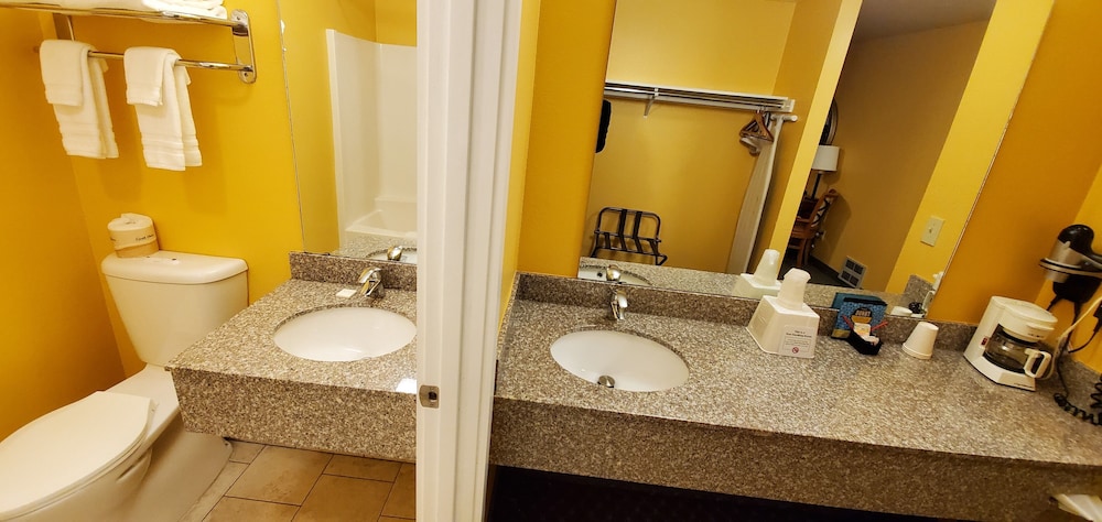 Olympic View Inn - photo 28
