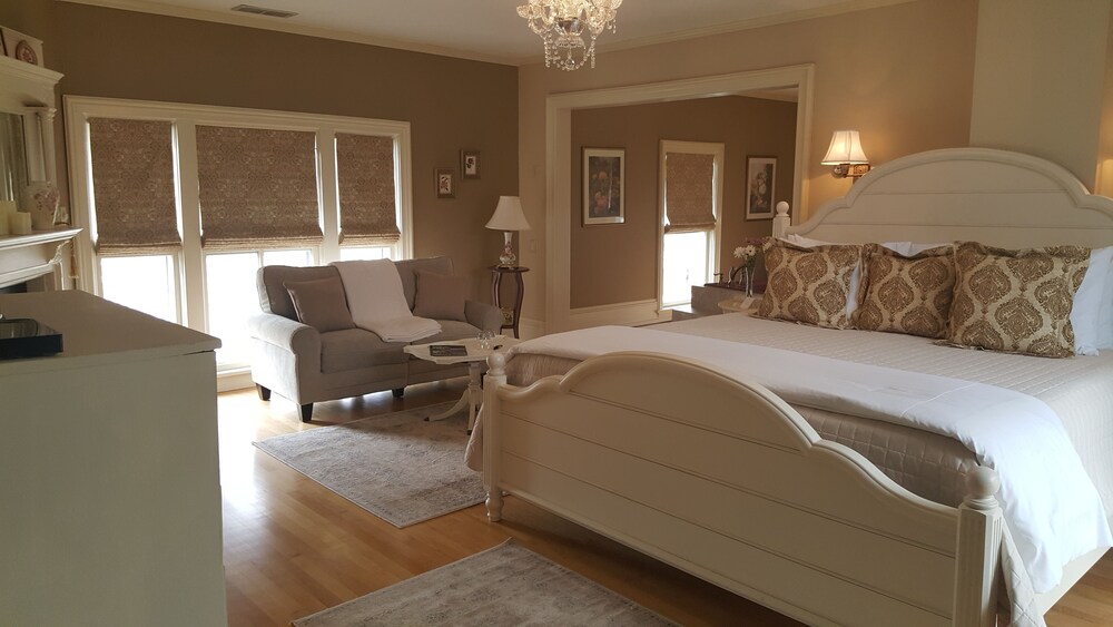 The Wanderlust Hotel - photo 34