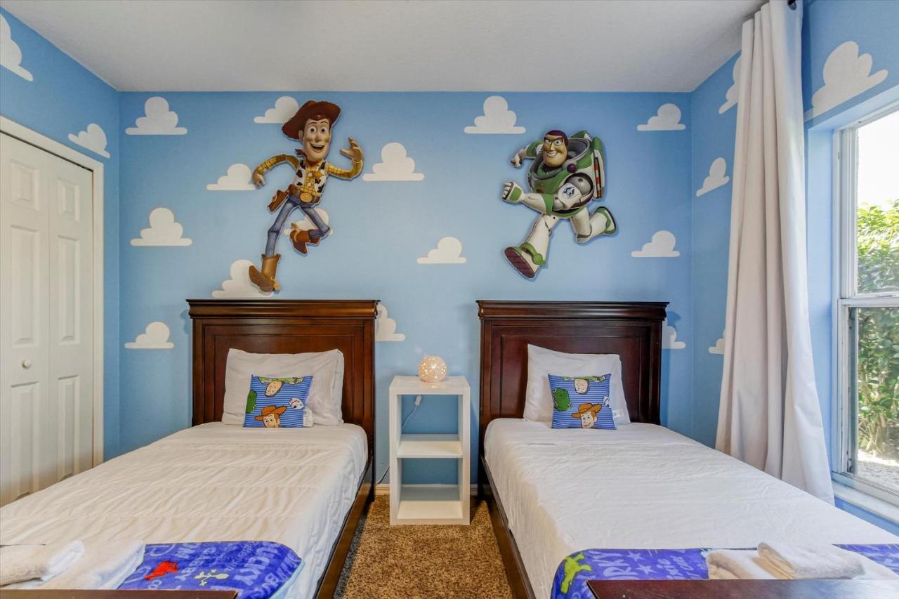 Large Home Private Pool Spa And Pet Friendly Sleeps 12 — 4-Star Luxury Hotel in Kissimmee, United States