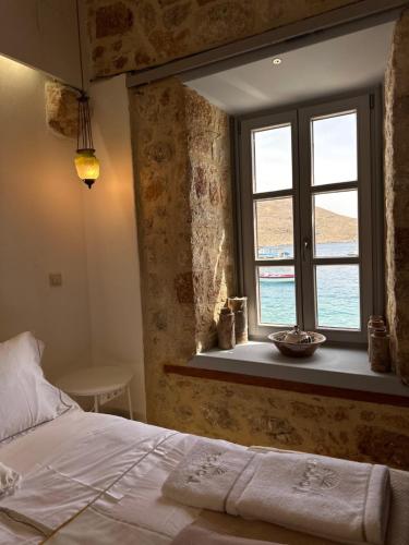 H aris Seafront Mansion — Unknown City — photo 3