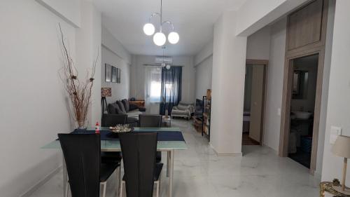 Luxury & Spacious Apartment in Athens — 4-Star Luxury Hotel in Athens, Greece