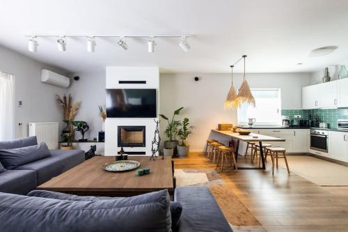 Heyday Living South 8 — 4-Star Luxury Hotel in Glyfada, Greece