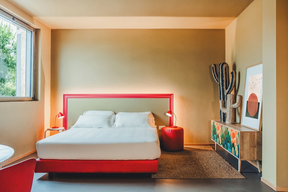 Villa Madrè San Rossore Apartments — 4-Star Luxury Hotel in Pisa, Italy