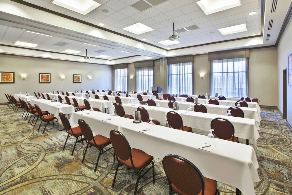 Embassy Suites Columbus Airport - photo 34