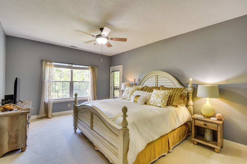 Kingwood Resort Condo with Golf Course Views - photo 14