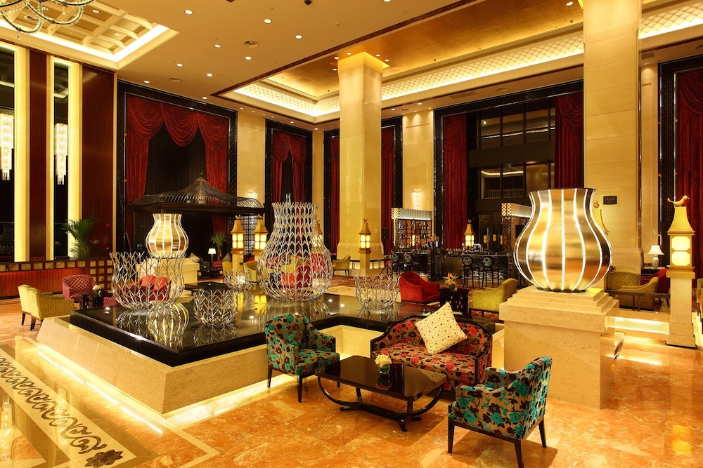Wyndham Grand Plaza Royale Palace Chengdu — 5-Star Luxury Hotel in Pitong, People's Republic of China