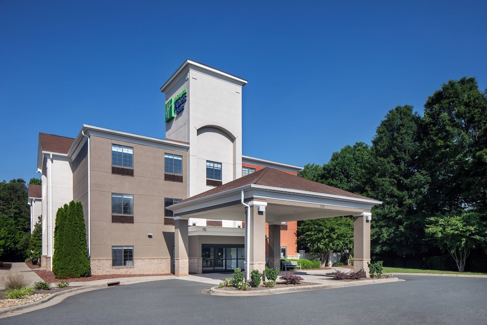 Holiday Inn Express & Suites Albermarle by IHG - photo 29