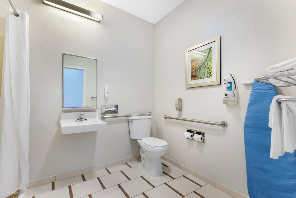 Quality Inn & Suites Keokuk North - photo 13