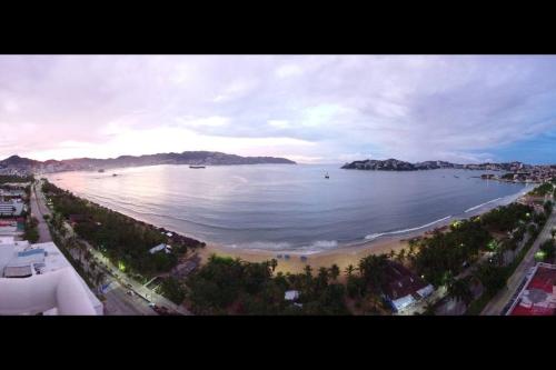 Luxurious Apartment Oceanfront spectacular view — 4-Star Luxury Hotel in Acapulco De Juarez, Mexico