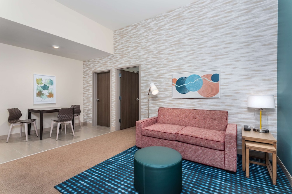 Home2 Suites by Hilton Cedar Rapids Westdale - photo 17