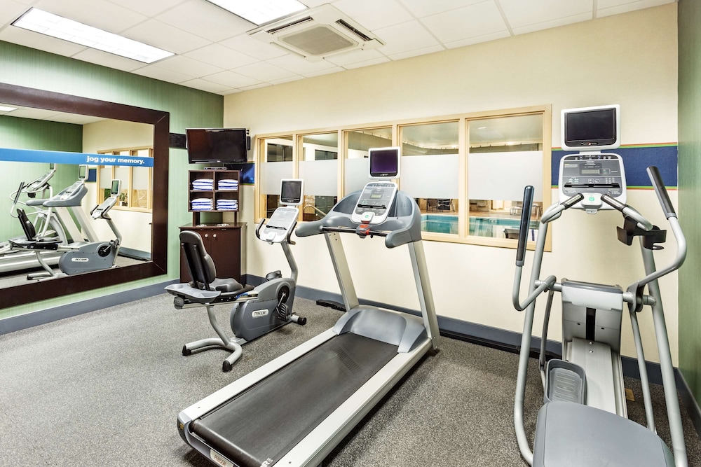 Hampton Inn Hendersonville - photo 37