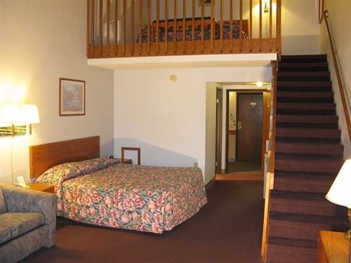 Mayflower Motel and Suites - photo 6