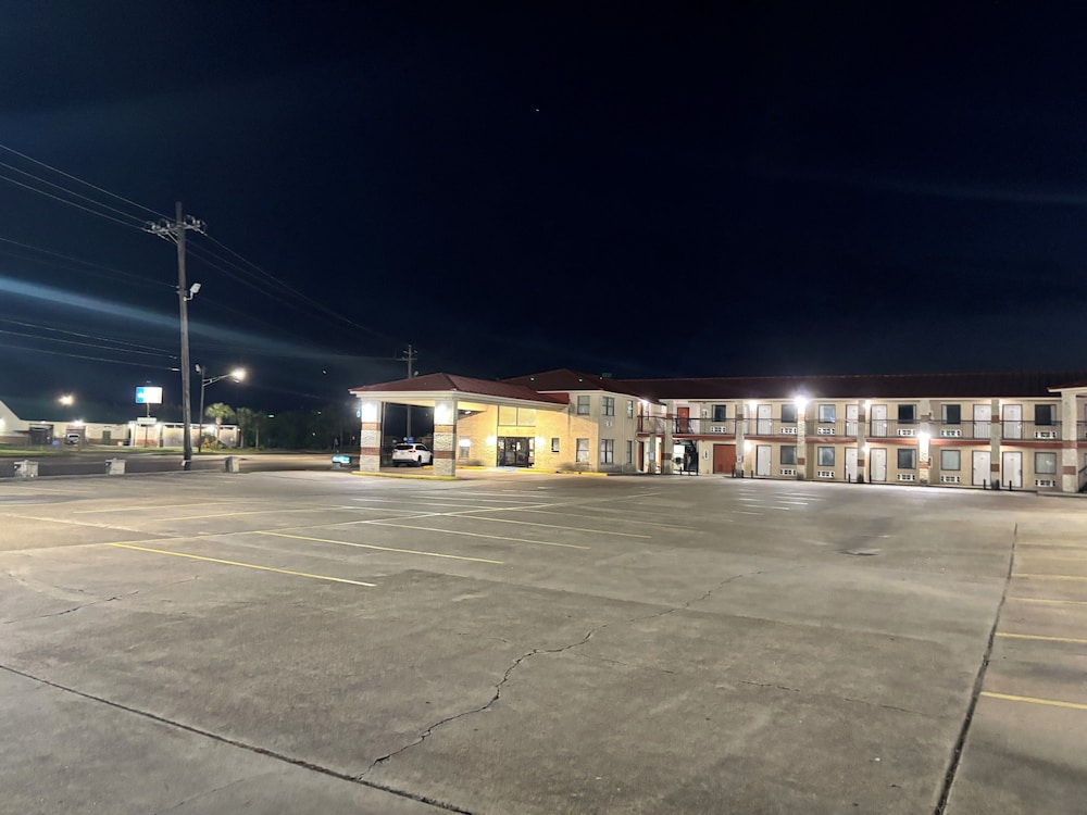 Travelodge by Wyndham Victoria TX - photo 14