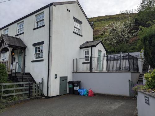 Jasmine Cottage — 4-Star Luxury Hotel in Llangollen, United Kingdom