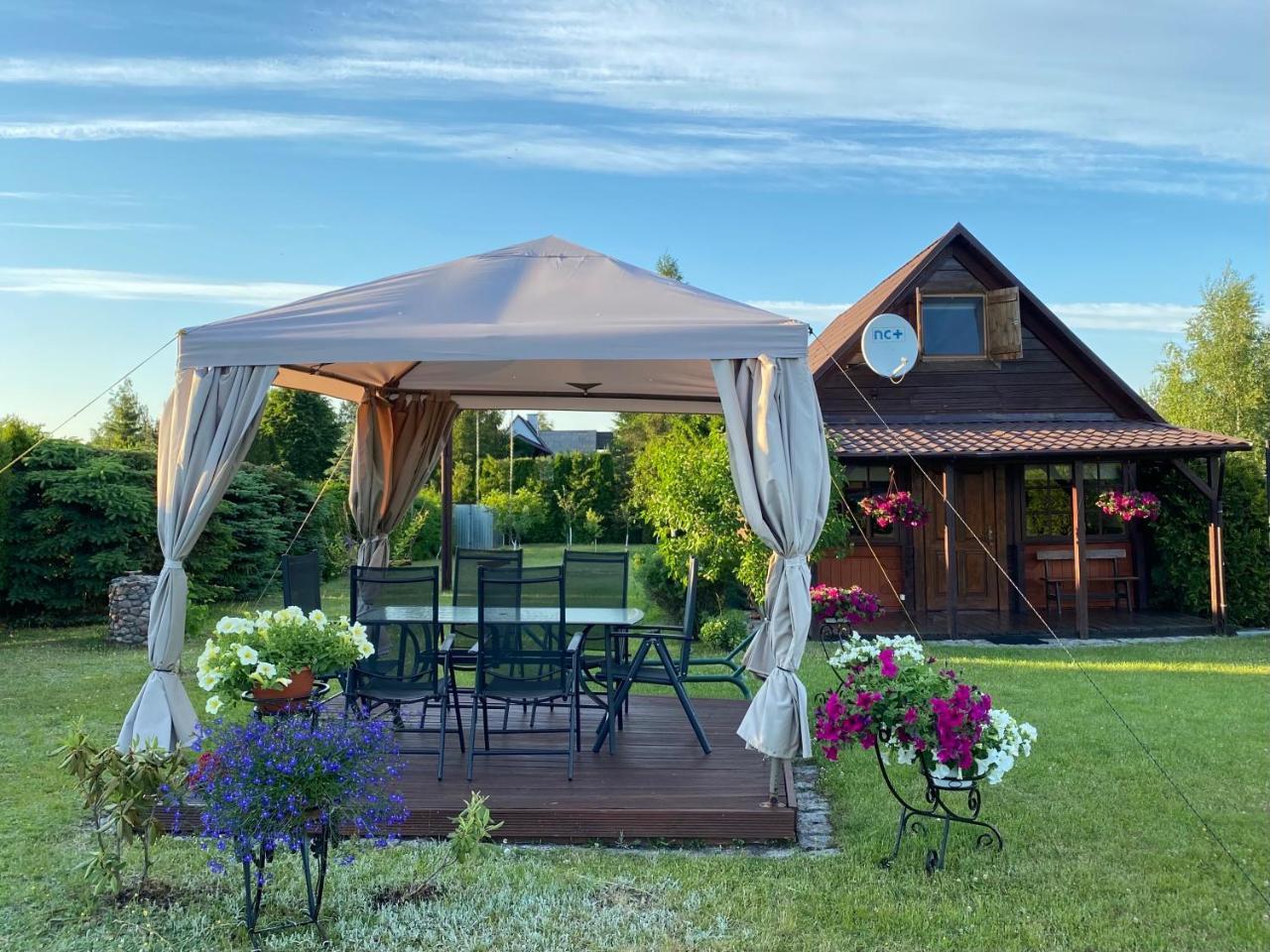 Dom Z Jacuzzi Nad Jeziorem Orzysz Mazury in Orzysz, Poland