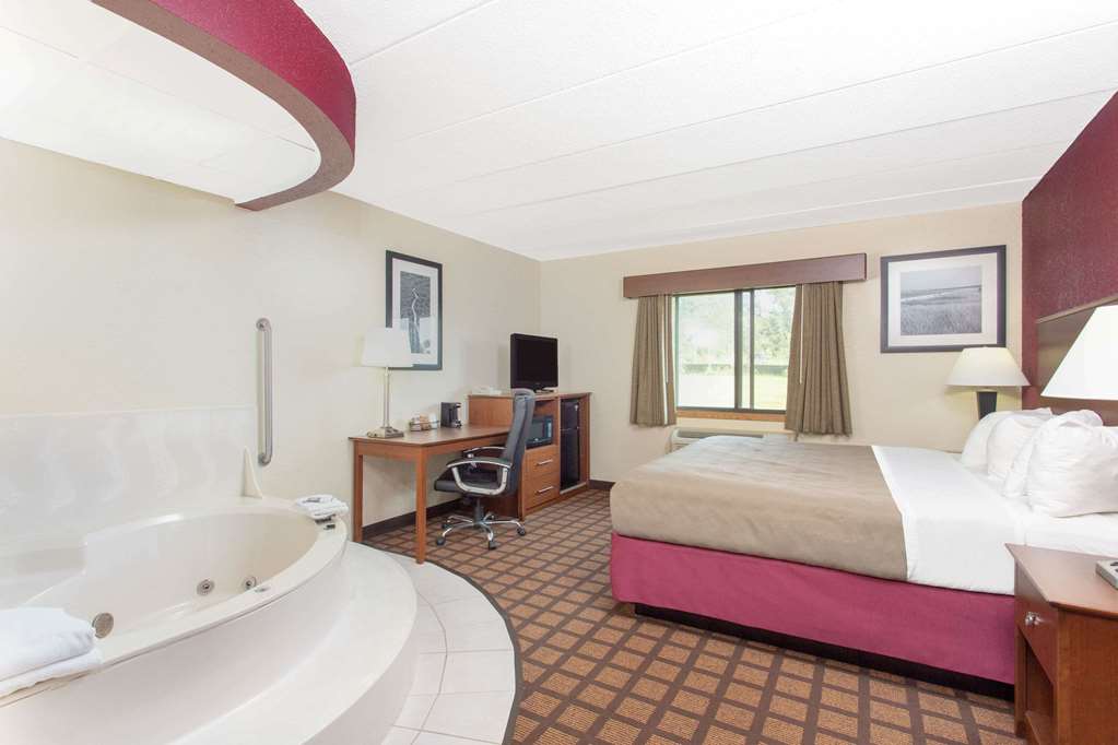 AmericInn by Wyndham Burlington - photo 23