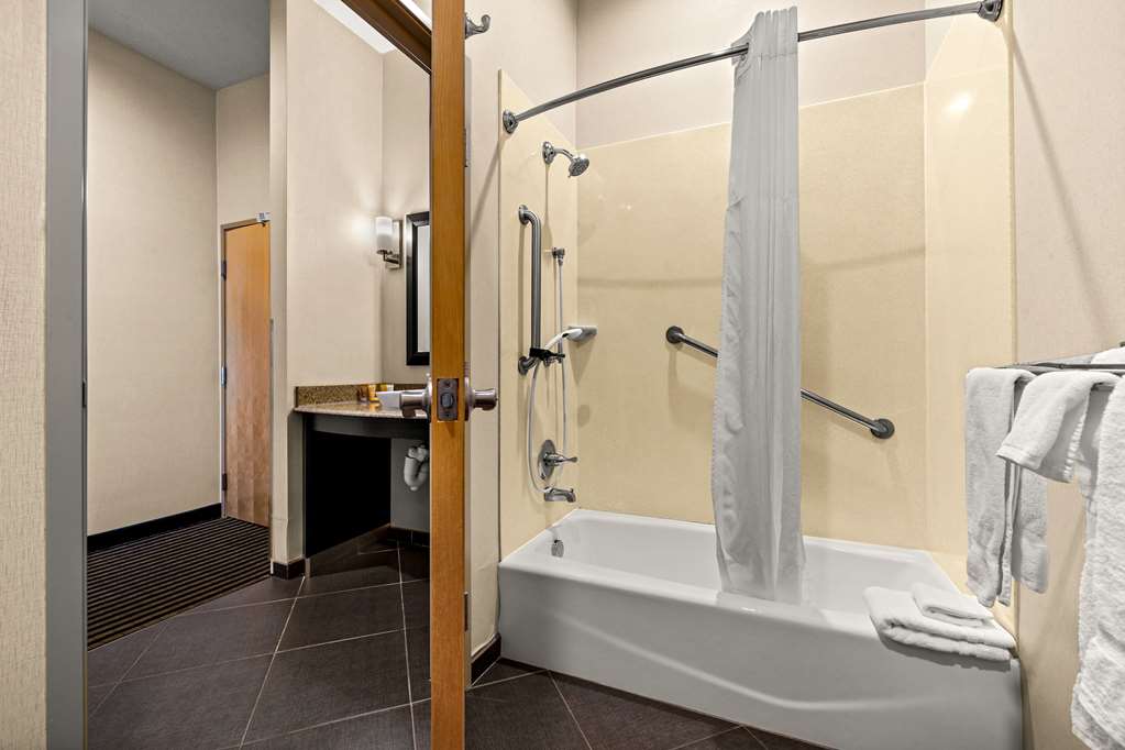 Sonesta Essential Indianapolis Airport - photo 16