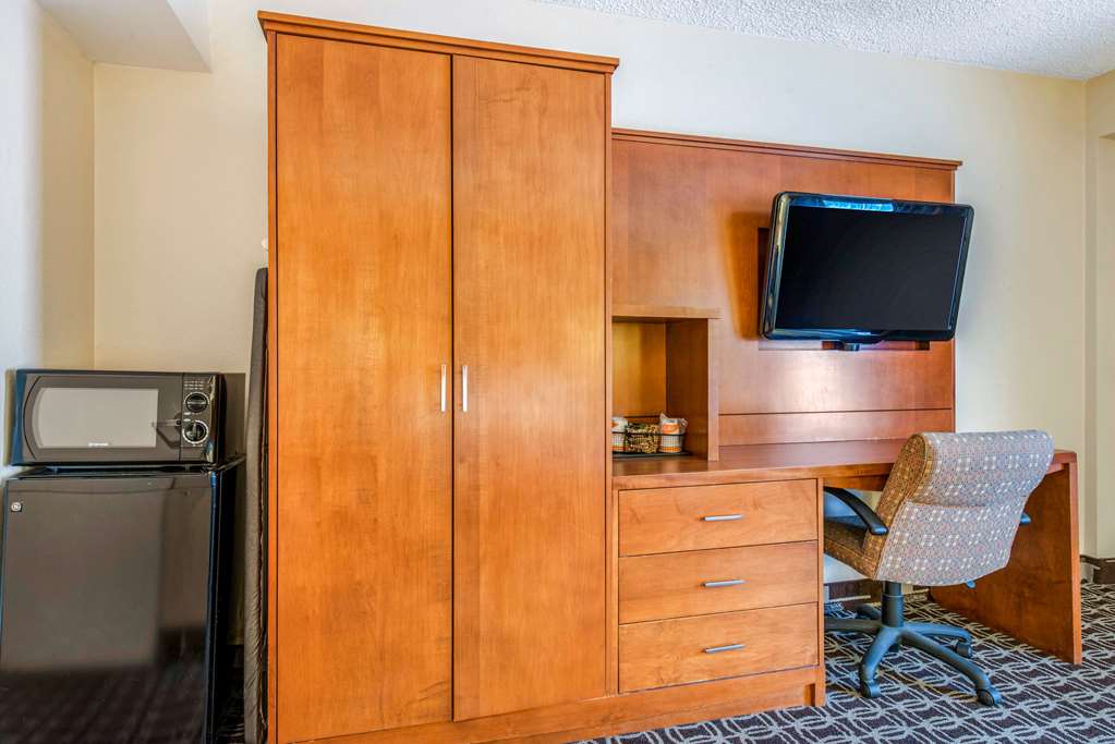 Quality Inn Savannah Historic District - photo 11