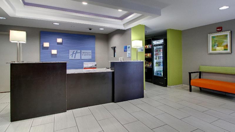 Holiday Inn Express & Suites Jackson Downtown Coliseum by IHG - photo 12