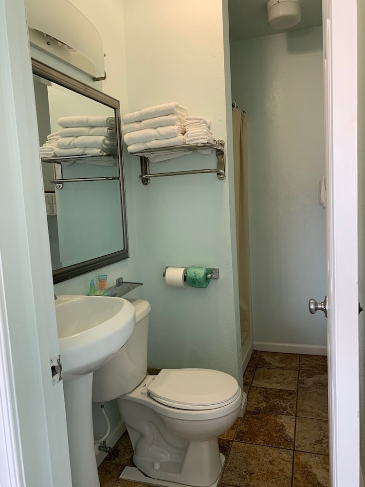 Seahorse Inn and Cottages - photo 31
