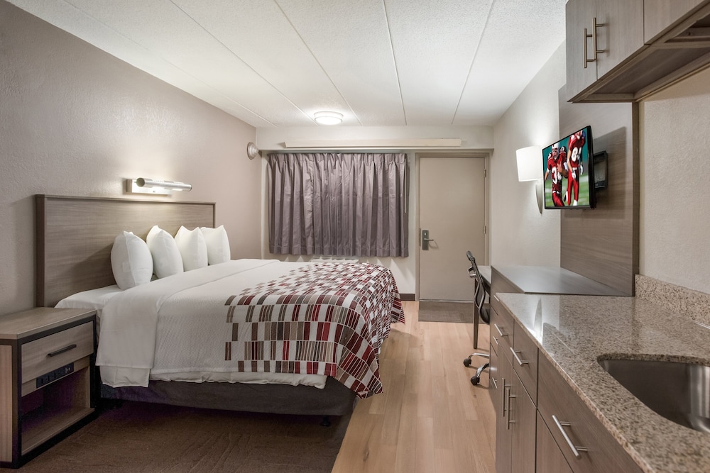 Red Roof Inn Philadelphia Trevose - photo 10