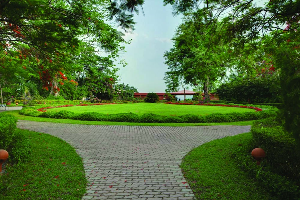 Sinclairs Retreat Dooars - carbon neutral hotel in Jalpaiguri