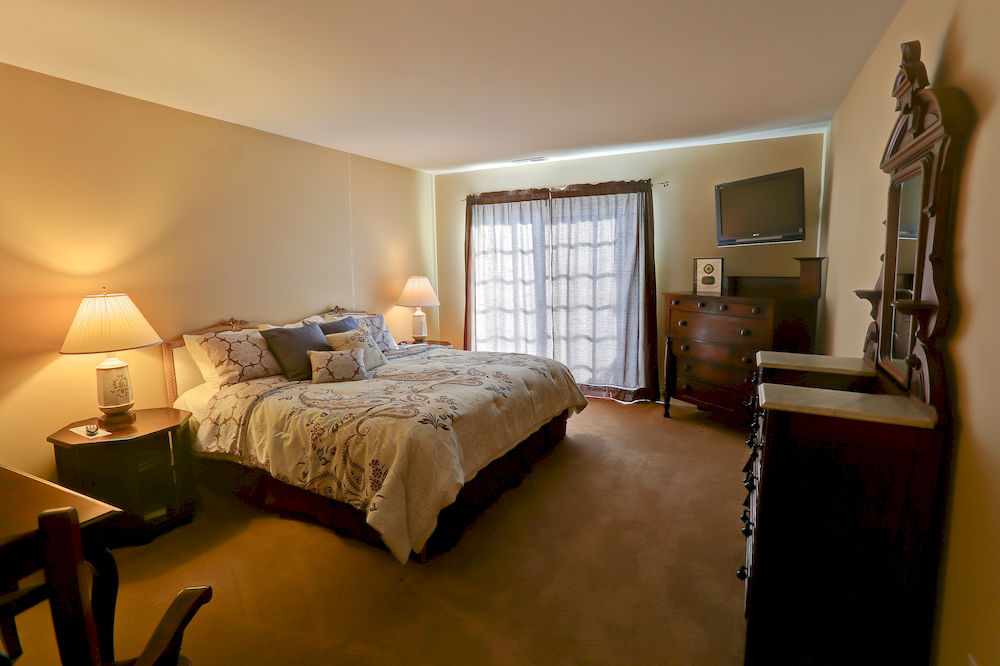 Brick Hotel on the Circle - photo 12