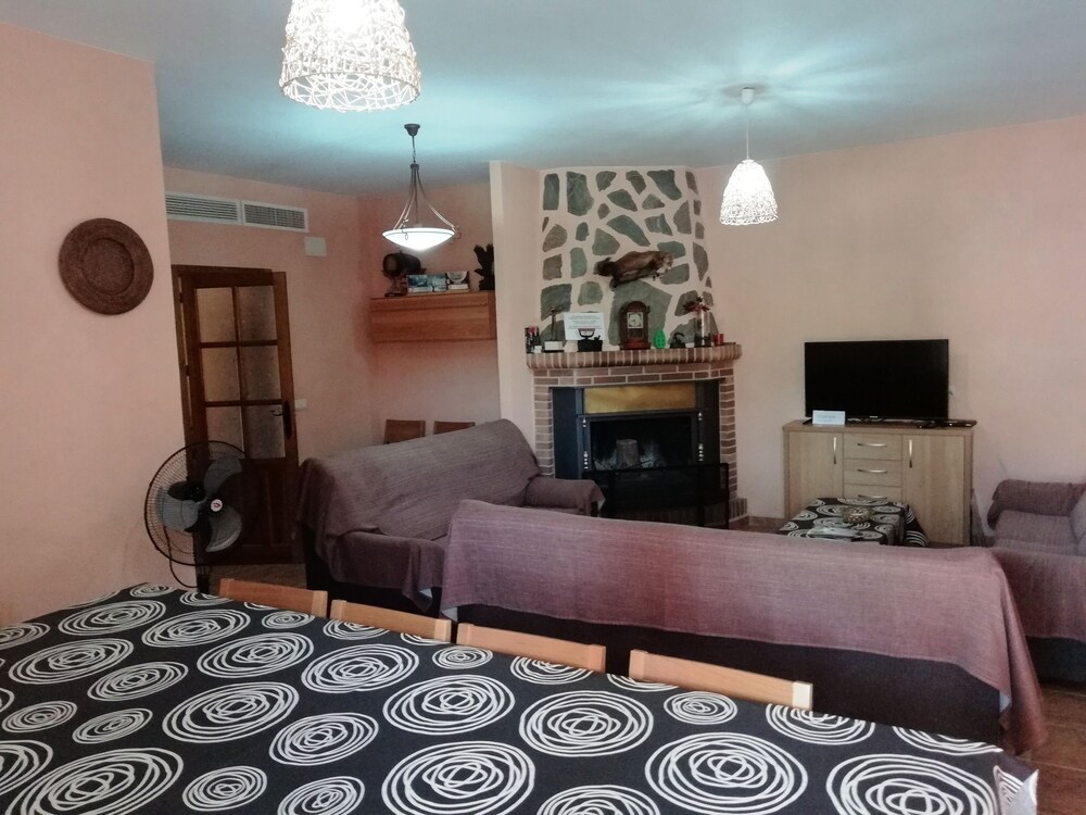 Casa Rural Puente Del Segura F 10872990 — Elche De La Sierra