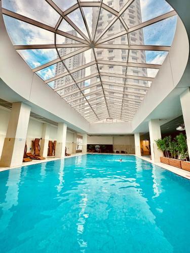 Skopje Sky City 25th & 33th Floor Apartments with Pool & Spa & Fitness & Parking Including in Price — 4-Star Luxury Hotel in Skopje, Republic of Macedonia