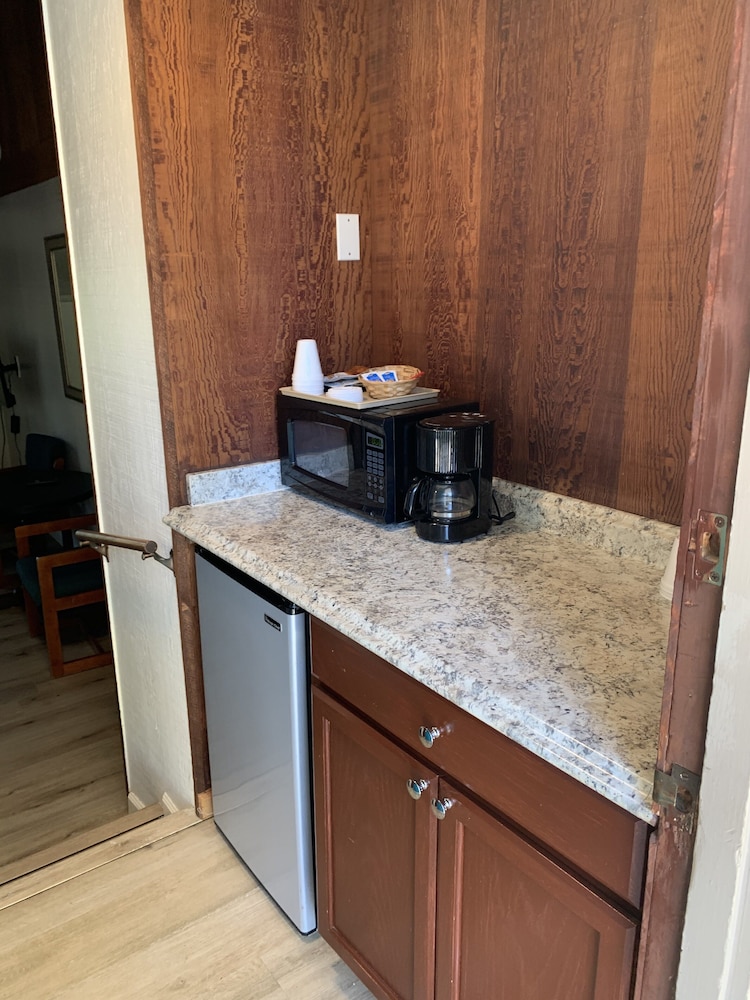 Alta Sierra Village Inn - photo 7